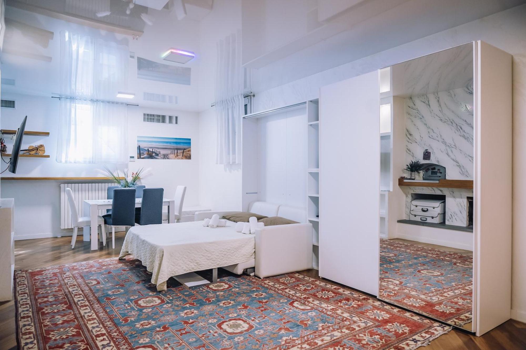 Luxury Italian House * Rho